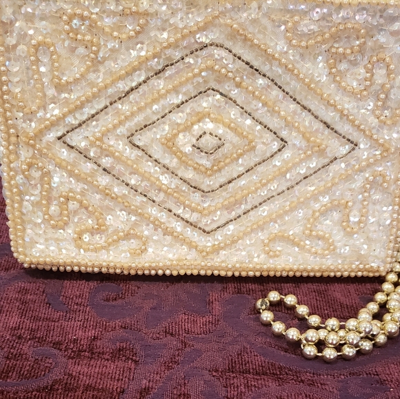 Handbags - 🎁Vintage off white, beige, brown clutch  hand bag